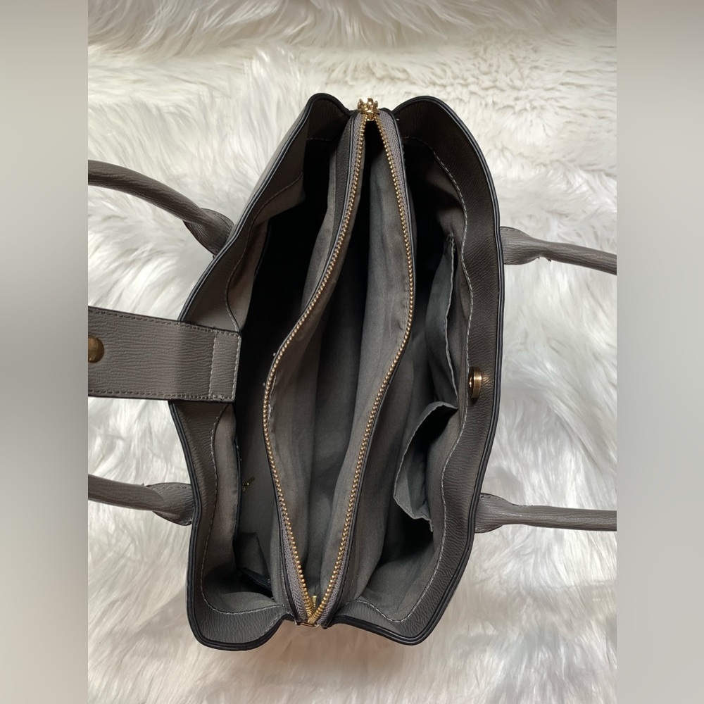 🎉4x Host Pick!🎉 Bebe gray tote bag gold includes removable shoulder strap NWOT - Picture 10 of 16